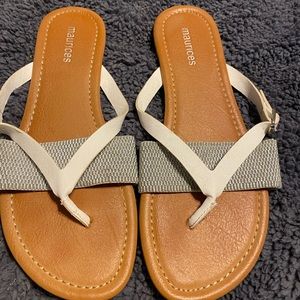 Maurices size 9 sandals
